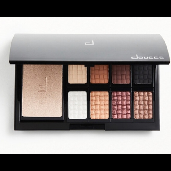 Doucce Other - Doucce Freematic Eyeshadow Pro Palette